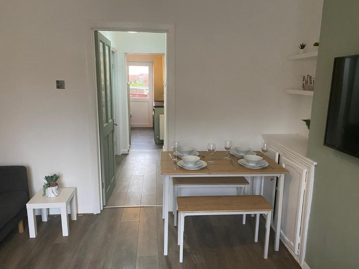 Montrose - Perfect Contractor Stay, Own Driveway, 3 Bedrooms 게이츠헤드 외부 사진