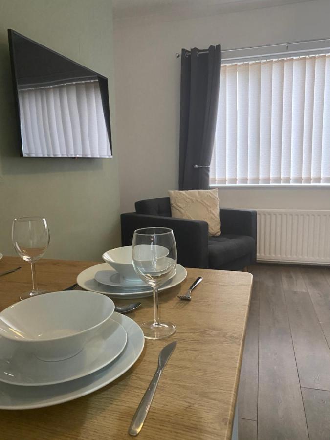 Montrose - Perfect Contractor Stay, Own Driveway, 3 Bedrooms 게이츠헤드 외부 사진